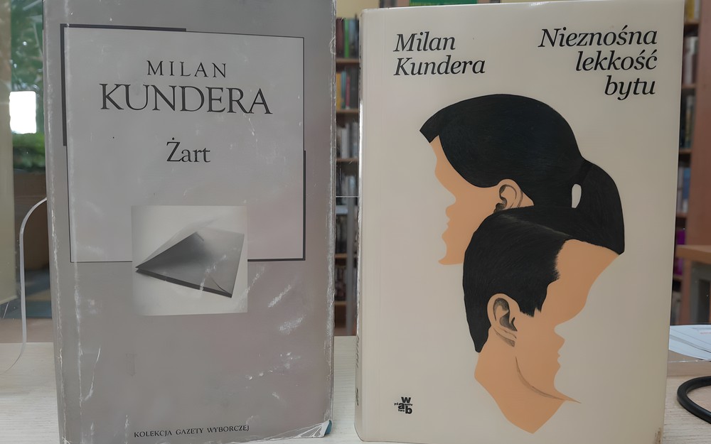 na zdjęciu książki