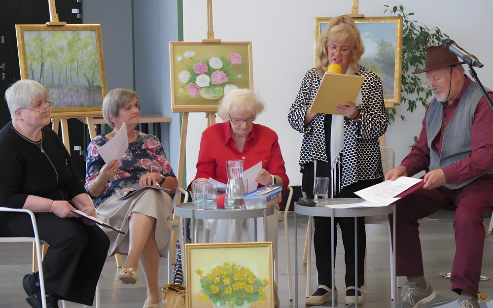 Członkowie Krajowego Bractwa Literackiego: Maria Stawiarz, Grażyna Piekarewicz, Ludmiła Raźniak, Krystyna Pilecka oraz Władysław Pitak.