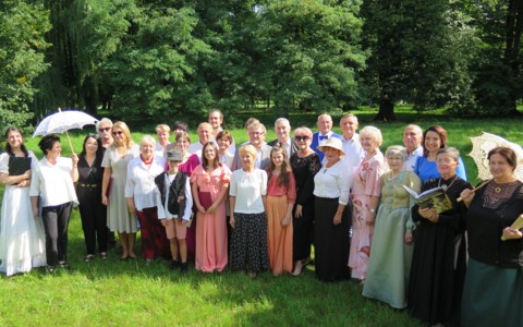 Zdjęcie grupowe uczestników wydarzenia.