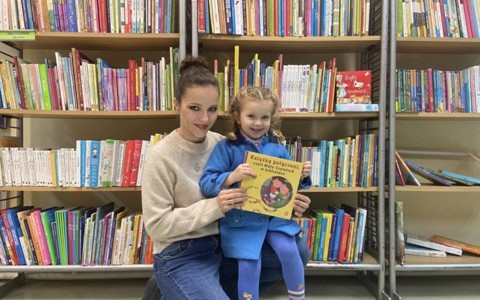 Mia i bibliotekatka prezentują książkę