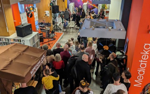 Czytelnicy w czasie Nocy w Bibliotece