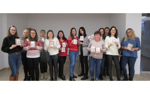 Uczestniczki warsztatów "Świąteczne scrapowanie/kartowanie"