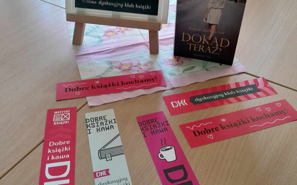 na zdjęciu omawiana książka