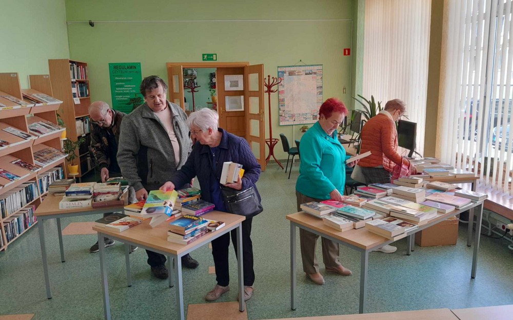 czytelnicy wybierają książki