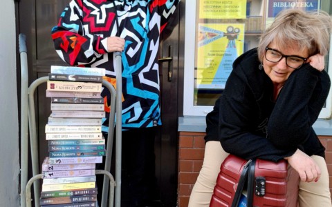 Na zdjęciu Ewa i Gosia przygotowują się do skontrum