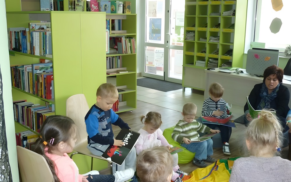 Goście w bibliotece