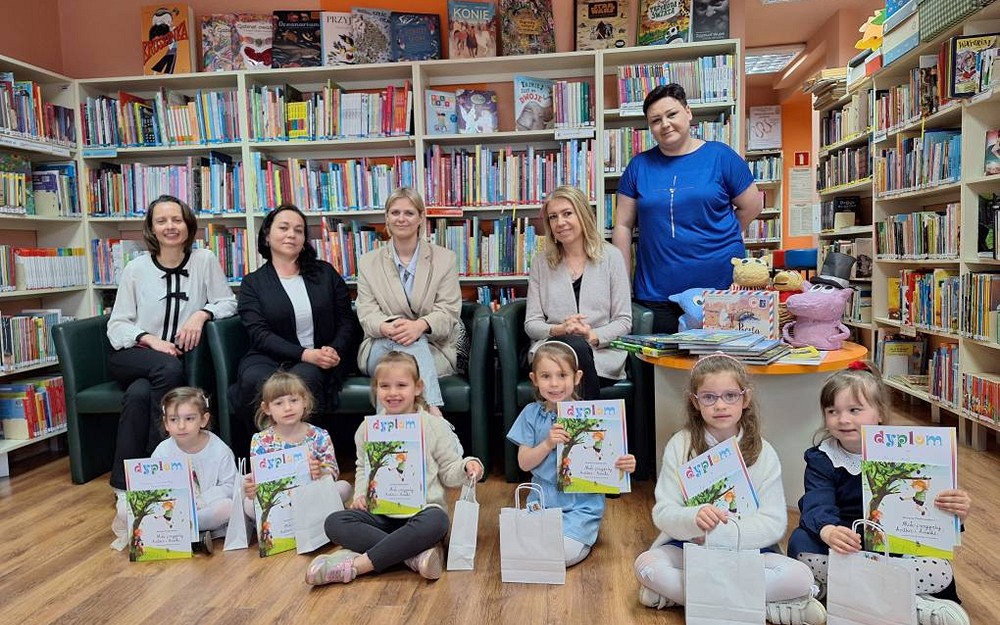 Tydzień Bibliotek- Rozstrzygnięcie konkursu plastycznego "Książka moim przyjacielem. Świat Muminków"