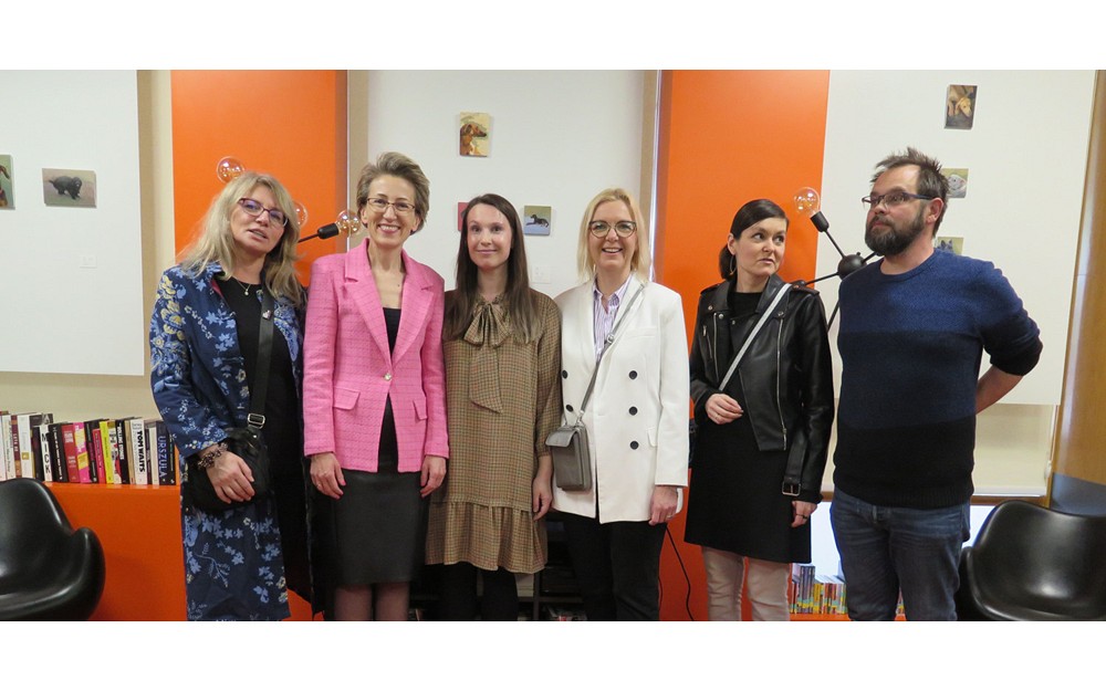 Od lewej: prof. Monika Zawierowska-Łozińska, Rektor Politechniki Koszalińskiej prof. Danuta Zawadzka, Sara Olszewska, Dziekan Wydziału Architektury i Wzornictwa Politechniki Koszalińskiej dr hab. Alina Ostach-Robakowska, dr Justyna Matysiak, dr Piotr Stram