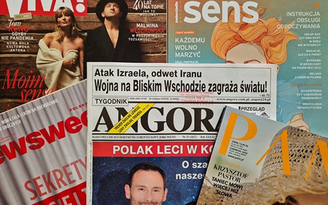 Na zdjęciu czasopisma
