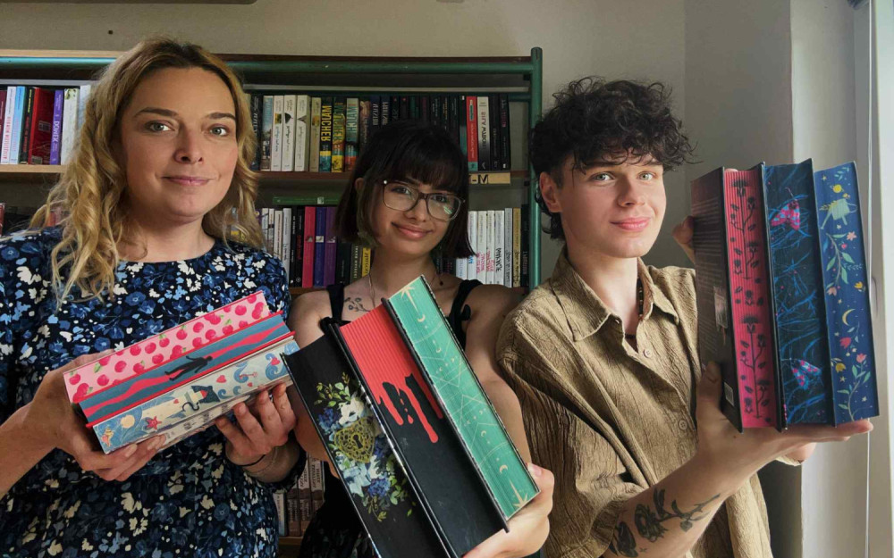 Bibliotekarka ze studentami