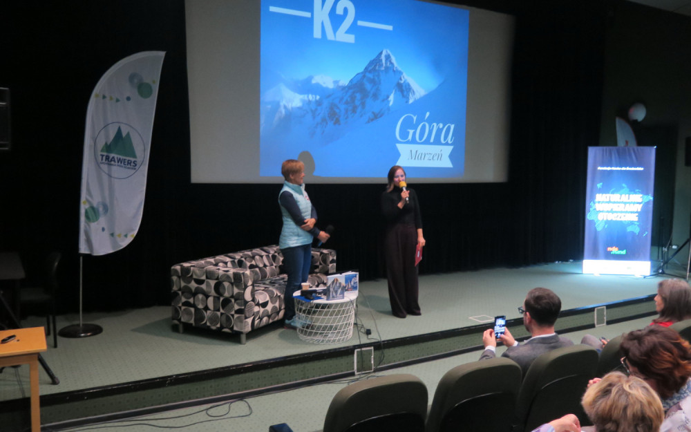 Monika Witkowska i Izabela Rutkowska na scenie KBP