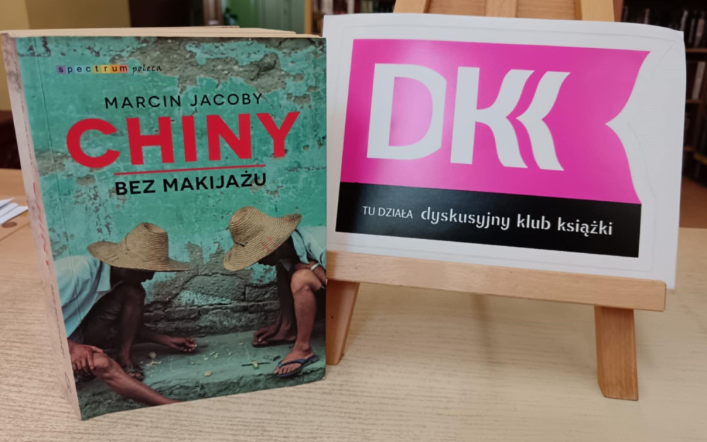 Na zdjęciu omawiana książka