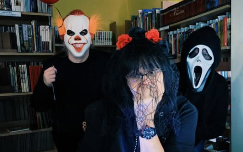 Na zdjęciu Gosia, Wiola i Ewa w halloweenowej odsłonie