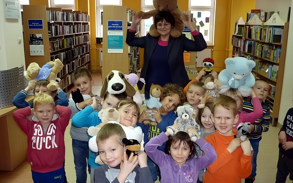 WSZYSCY KOCHAMY MISIE