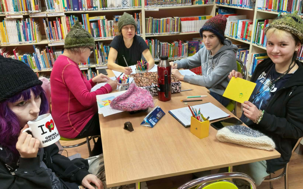 Ostatnie spotkanie w tym roku naszych redaktorów gazetki "Głos dziecięcy" w bibliotece