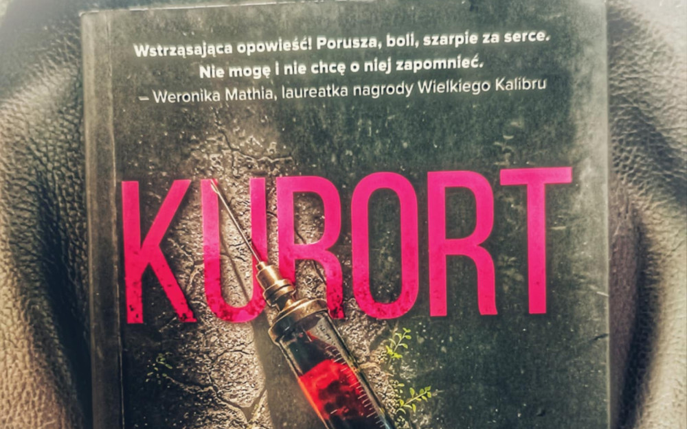 Na zdjęciu książka Kurort