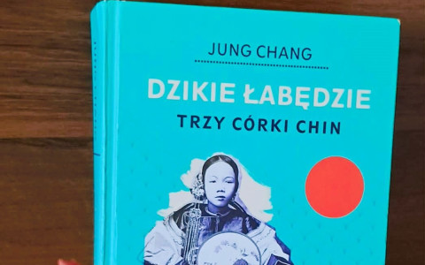 Fragment książki "Dzikie Łabędzie"