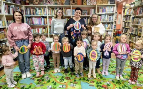 Wielkanocne pisanki w wykonaniu dzieci z Przedszkola nr 16 w Koszalinie.