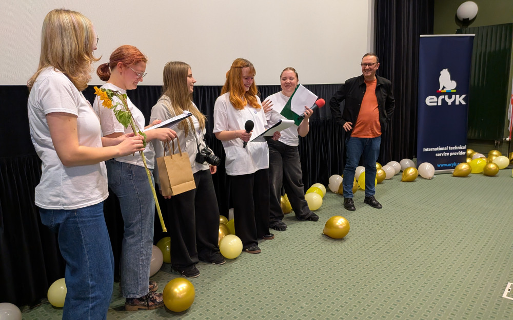 Zespół projektu Eviva l'arte - Niech żyje sztuka oraz dyrektor KBP - Dariusz Pawlikowski