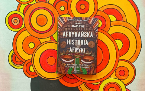 Na zdjęciu książka Afrykańska historia Afryki