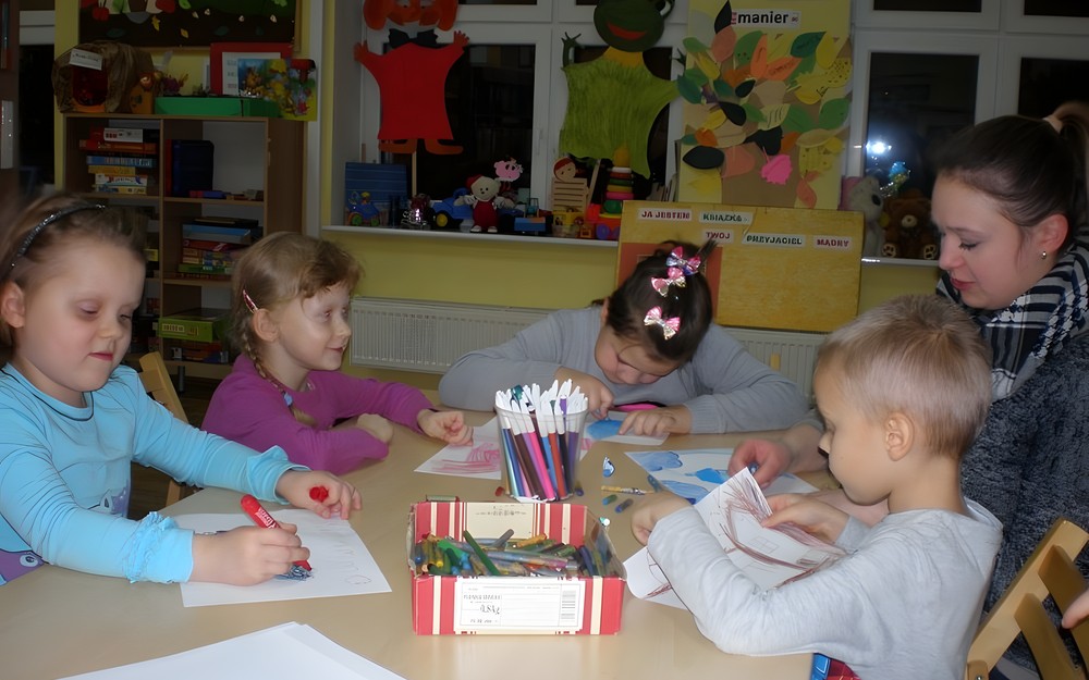 KLUB PRZYJACIÓŁ BIBLIOTEKI - DZIWNE BAJKI - CZYLI MOŻNA MYŚLEĆ I WIDZIEĆ INACZEJ