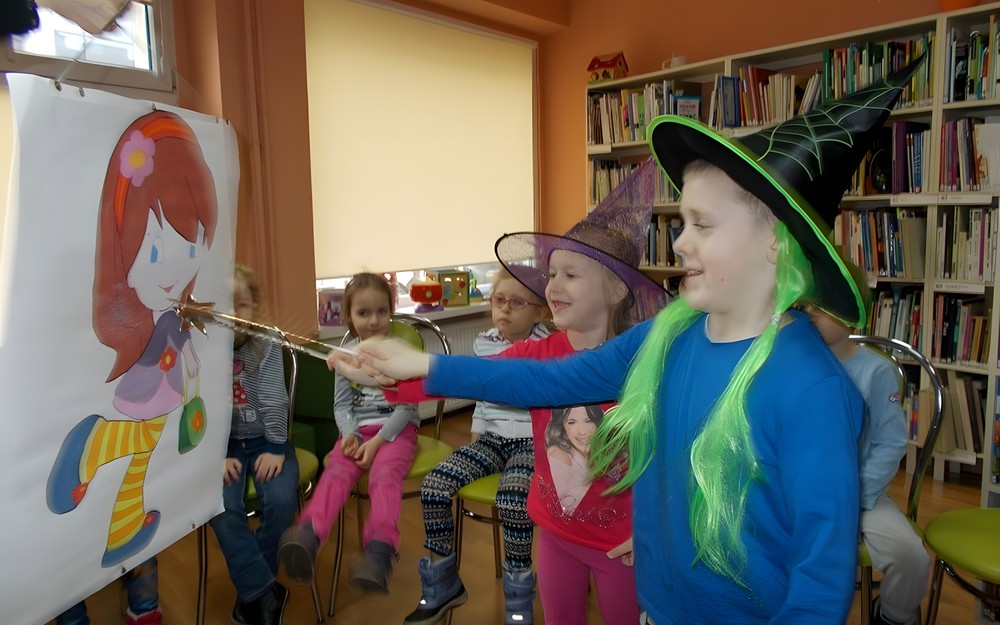 „Pszczółki” w bibliotece
