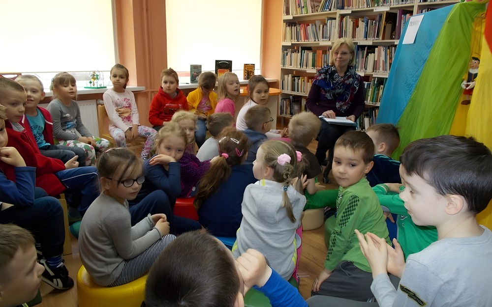 „Pszczółki” i spotkanie z bajką