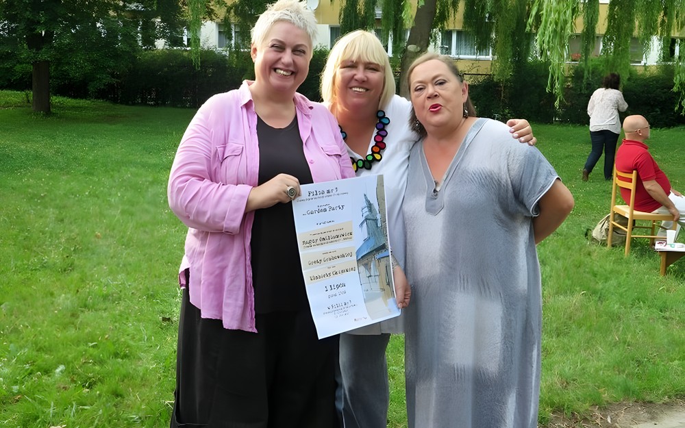 Promocja książek M. Omilianowicz, wystawa prac G.Grabowskiej i recital E.Okupskiej w filii nr 9