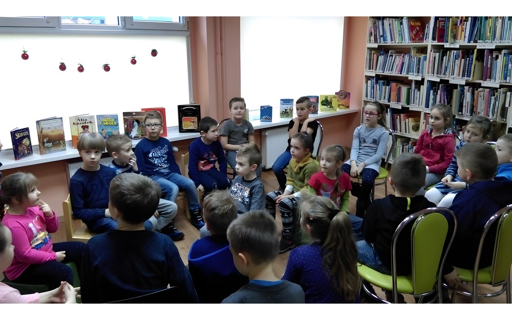 Uczniowie klasy II B Szkoły Podstawowej nr 4