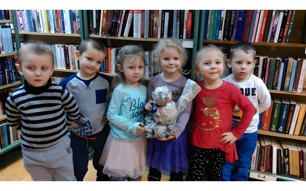 „Stokrotki” w bibliotece