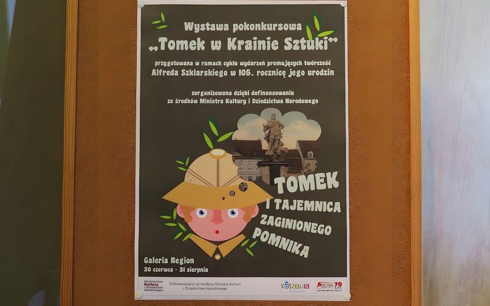 Plakat promujący wystawę "Tomek w Krainie Sztuki"