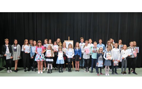 Uczestnicy konkursu „Wybieramy Mistrza Pięknego Czytania”