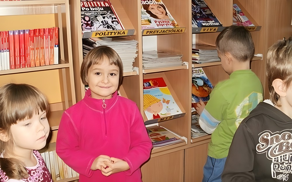 Maluchy w bibliotece