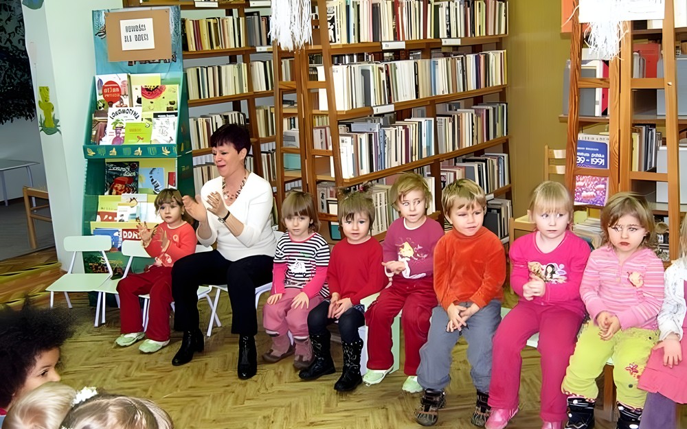 Zimowe zabawy w bibliotece