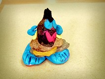 „Kamyczaki”, które dzieci wykonywały (11 sierpnia) z kamieni i plasteliny