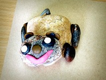 „Kamyczaki”, które dzieci wykonywały (11 sierpnia) z kamieni i plasteliny