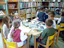 „Kamyczek w bibliotece”
