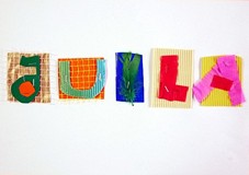 Swoją obecność na feriach w bibliotece, dzieci zaznaczyły KOLAŻEM Z IMION