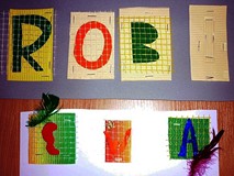 Swoją obecność na feriach w bibliotece, dzieci zaznaczyły KOLAŻEM Z IMION