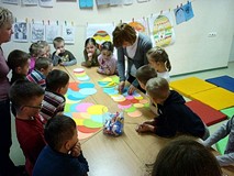 Dzieci, książki i motyle