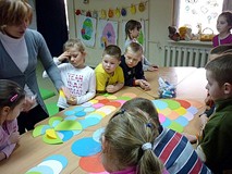 Dzieci, książki i motyle