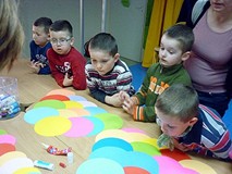 Dzieci, książki i motyle