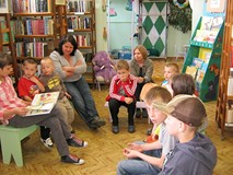 Tydzień Bibliotek rozpoczęliśmy głośnym czytaniem książek