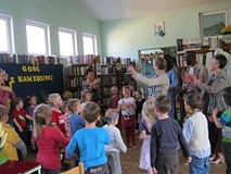 9 maja w bibliotece gościliśmy Państwa Anitę i Jude Nji Foy z Kamerunu