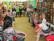 11 maja zabawy z Koziołkiem Matołkiem pt. „W Pacanowie Kozy kują”