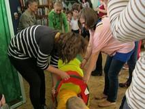 11 maja zabawy z Koziołkiem Matołkiem pt. „W Pacanowie Kozy kują”