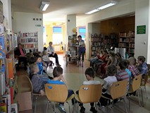 PIERWSZAKI W BIBLIOTECE