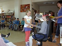 PIERWSZAKI W BIBLIOTECE