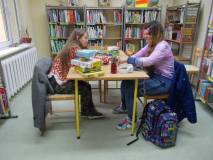 Uczestniczki gier przy stole