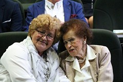 Kierownik Biura Senatorskiego Senatora RP Piotra B. Zientarskiego Bożena Kaczmarek i Pani Maria Hudy